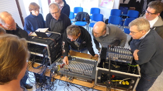 Teilnehmer bei einem Workshop Beschallung